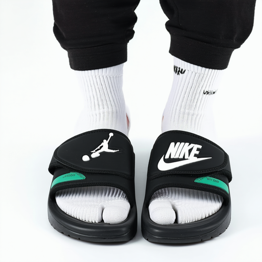 Nike Men's NIKE JORDAN HYDRO V RETRO SANDALS Men (BLACK/WHITE/NEW EMERALD)