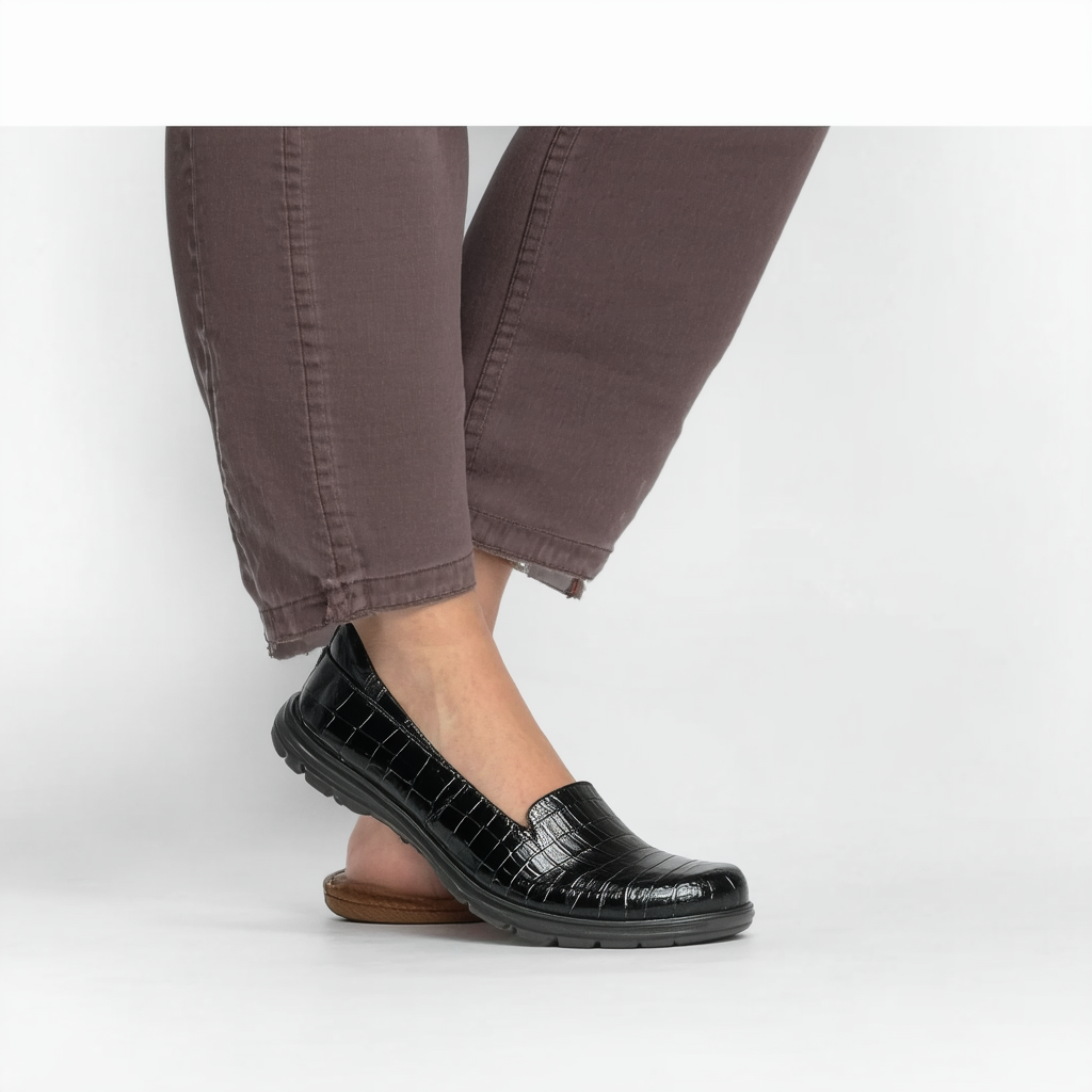 Clarks Women's, Gael Bobtail Slip on Shoes Black Croco 7.5 M