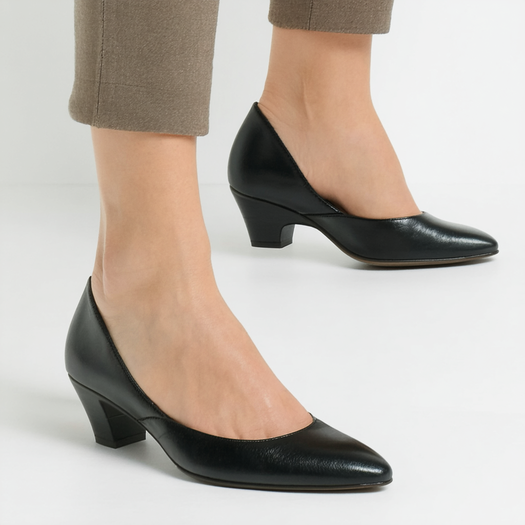 Clarks Women's Class Belle Pump