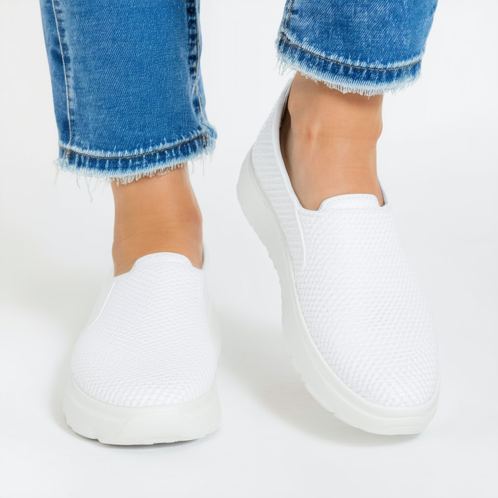 Steve Madden Women's Actions Sneaker