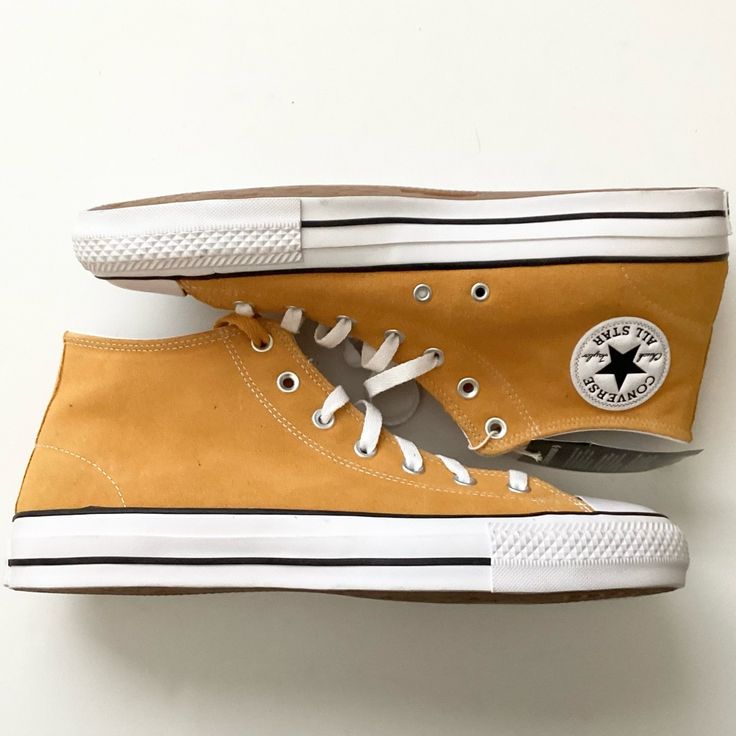 Converse Chuck Taylor All Star Suede Mid - Mustard