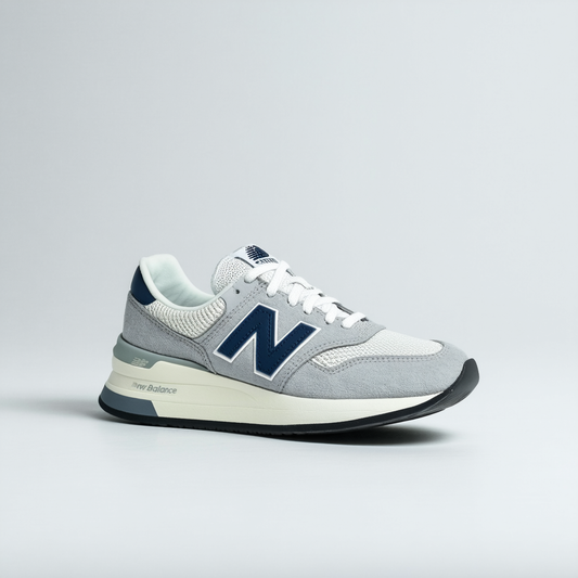 New Balance Women's CW620 Capsule Street Beat Classic Running Shoe