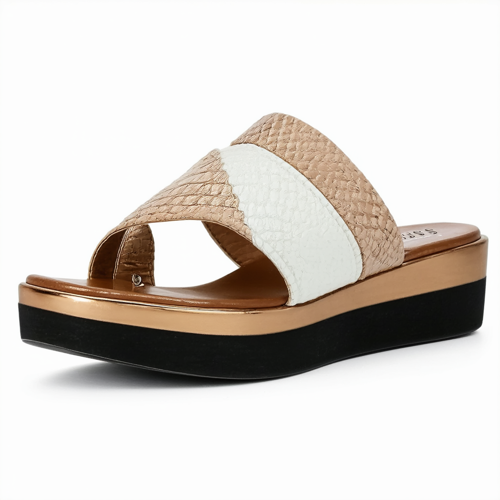 Guess Women's ELEONORA4 Wedge Sandal