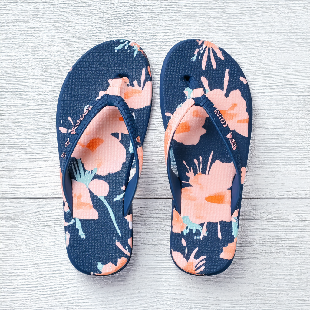 Roxy Girl's TW Finn Sling Back Flip Flop Sandal, Navy Dream, 5 M M US Toddler