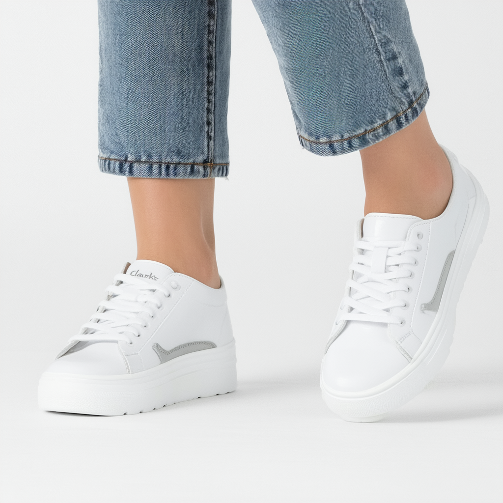 Clarks Women's Nova Glint Sneaker