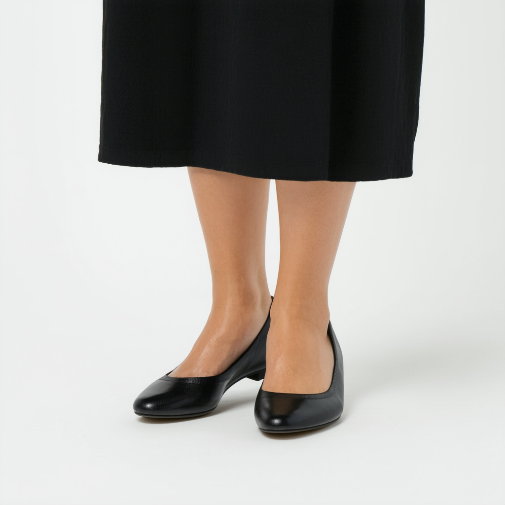 Naturalizer Women's Flats, Black Leather, 10