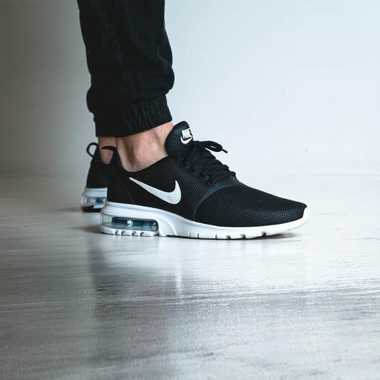 Nike Men's Stefan Janoski Max Black/Black/WhiteSneakers - 9.5 D(M) US